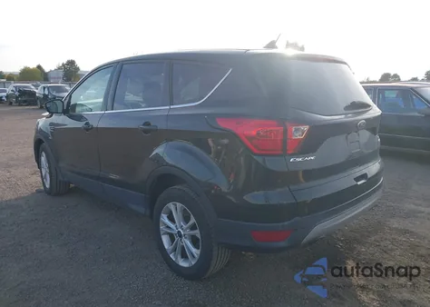 2019 Ford Escape Se z USA, uszkodzony, nr VIN 1FMCU9GD9KUB66992